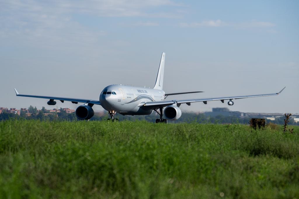That makes a dozen ✅️ - the <a href="/Armee_de_lair/">Armée de l'Air et de l'Espace</a> received their 12th A330 Multi-Role Tanker Transport. The #A330MRTT 'Phénix' fleet is an important asset of military force projection, enabling the French Air and Space Force to deploy to any theatre of operations in the 🌏 in less