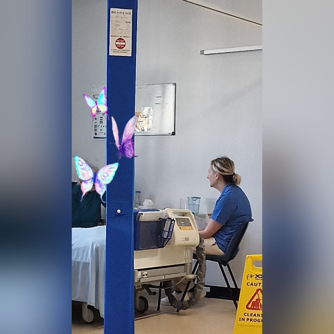 netty_lynette's tweet photo. @LMR_1976 today supporting on GMU and F7 thank u to @UnicornStace90 for facilitating &amp; supporting her first shift 💙 #24hrstomakeadifference #cheifexecutives #supportingstaff #supportingpatients #workingtogether @OldhamCO_NHS @NCA_Volunteers @NCAlliance_NHS https://t.co/gIAh2IpXNT