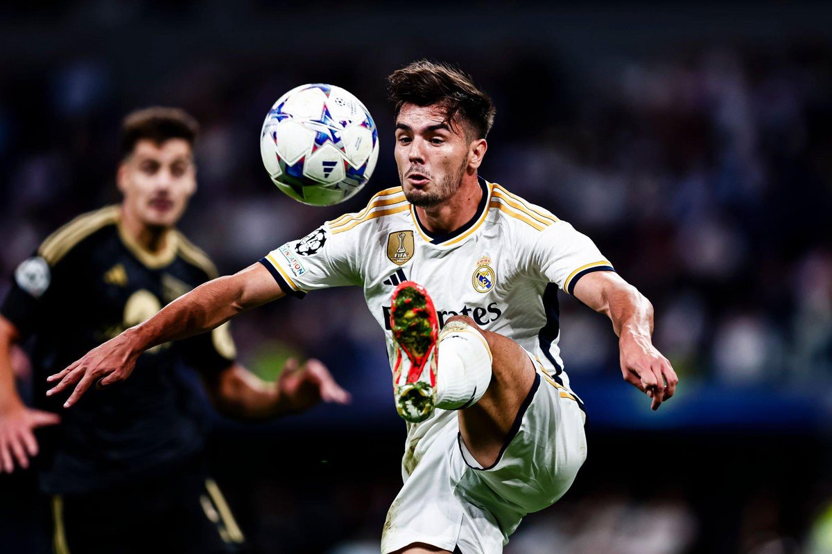 Real Madrid Fans 🤍 tweet media