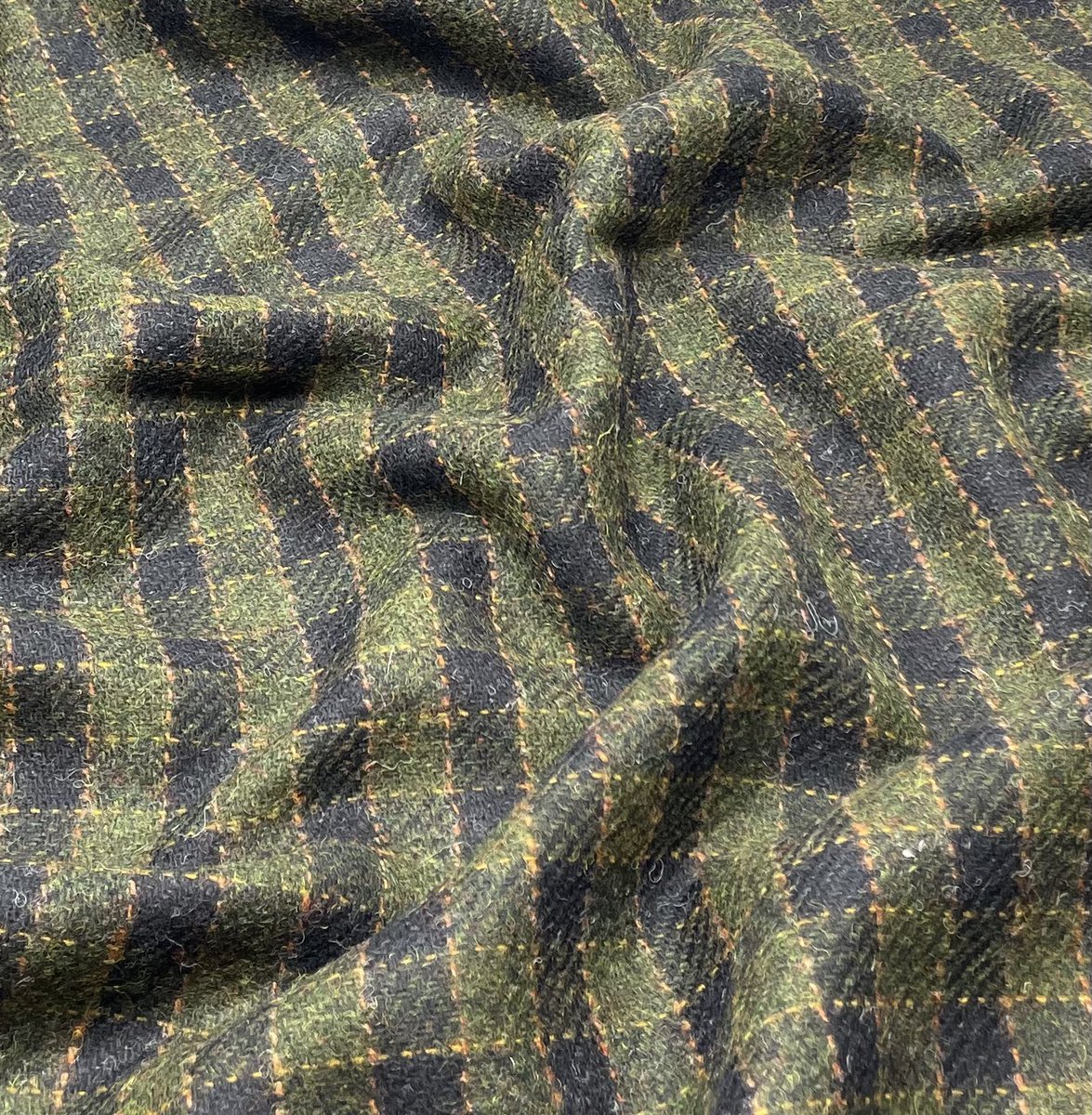 KabbaniTextiles's tweet image. Hello everyone 😁its been sometime since i shared some lovely tweed with you. However we are back as the autumn and winter kicks in, and the first offer is a beautiful green &amp;amp; blue square check design. 

#madeinengland #tweed #patchworking 

ebay.co.uk/itm/2959406239…