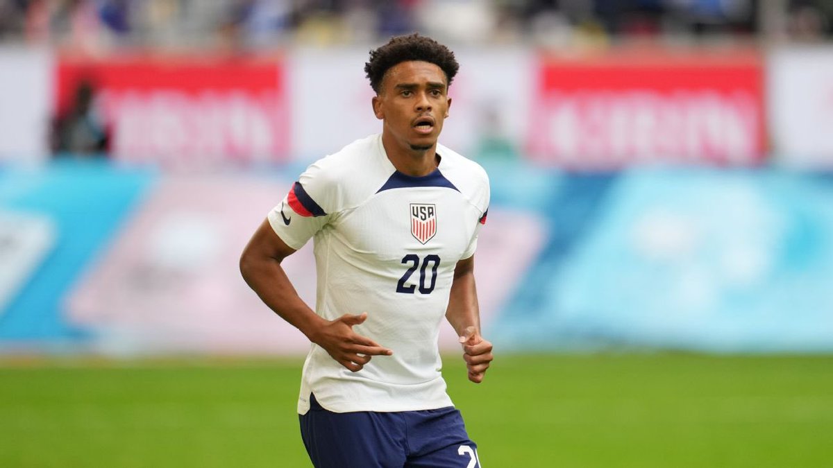 Reggie Cannon has passed he’s medical and has agreed a 4 year deal with the club #QPR 

Footyinsider