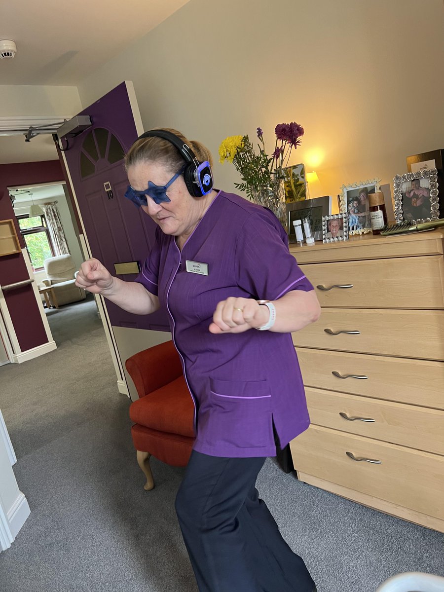 BorrageHouse's tweet image. #thursdayvibes @BorrageHouse yesterday we had a fabulous #silent disco. We sang, laughed and #Danced @StarFabricCare @SarahPAitken @minahan @AnchorLaterLife @SweetShotSnaps @hi