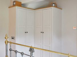 Bespoke, handmade fitted #furniture is not only a great way to maximise any spare space you have, but surprisingly affordable.
Perfect for attic bedroom #storage, boot rooms, libraries, bedroom wardrobes or in the bathroom - endless possibilities.
Call now
ow.ly/gntt50PMERm