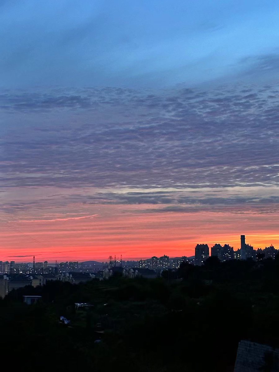 Suri_jce's tweet photo. Good view on my way home https://t.co/E8HmVQSpJ7