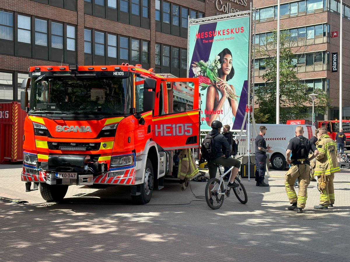 SPEK_ry's tweet photo. #Turvallisuus2023 kokoaa pelastusalan ammattilaiset yhteen Helsingin Messukeskukseen 11.-12.10. Tule pelastusalan kohtaamispaikalle osastolle 6s10!

Laita Turvallisuus 2023 -messut kalenteriin jo nyt!🔥

Osastolla: @SPEK_ry, @SPPL_ry, @Pelastustieto1 ja @HyvilOy
  
#pelastustoimi https://t.co/RmxLIIY7to