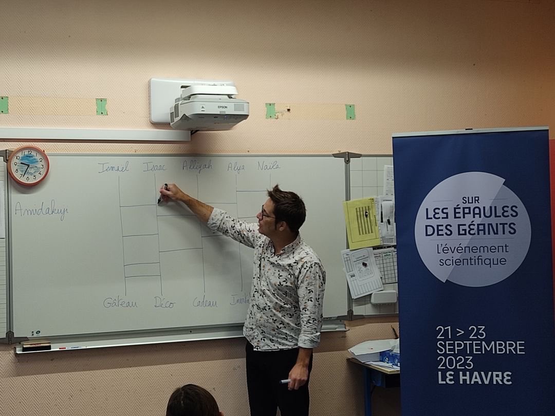 FondBPascal's tweet image. 📸 Voici quelques clichés captivants de l'intervention inspirante de Stéphane Gaussent, notre correspondant régional, ce matin lors d'un Coding Goûter avec @Exploradome au Festival Les Épaules des Géants ! 🌟#CodingGoûter
#Exploradome
#ÉpaulesDesGéants
#Festival
#Intervention