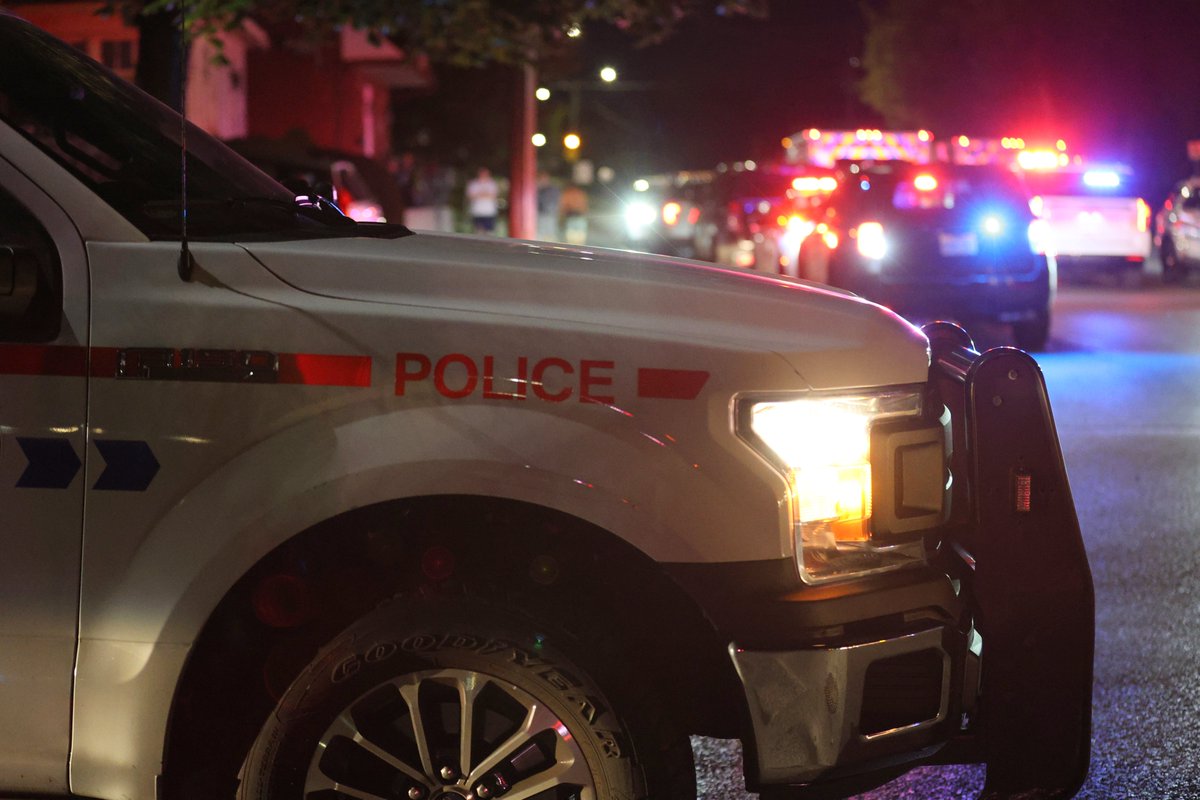 ColinWxchaser's tweet photo. One male has been pronounced deceased after a shooting on Albert Street in Oshawa. No word on suspect(s) @DRPS are investigating. @DRPSCEDiv https://t.co/M06oZECrj4