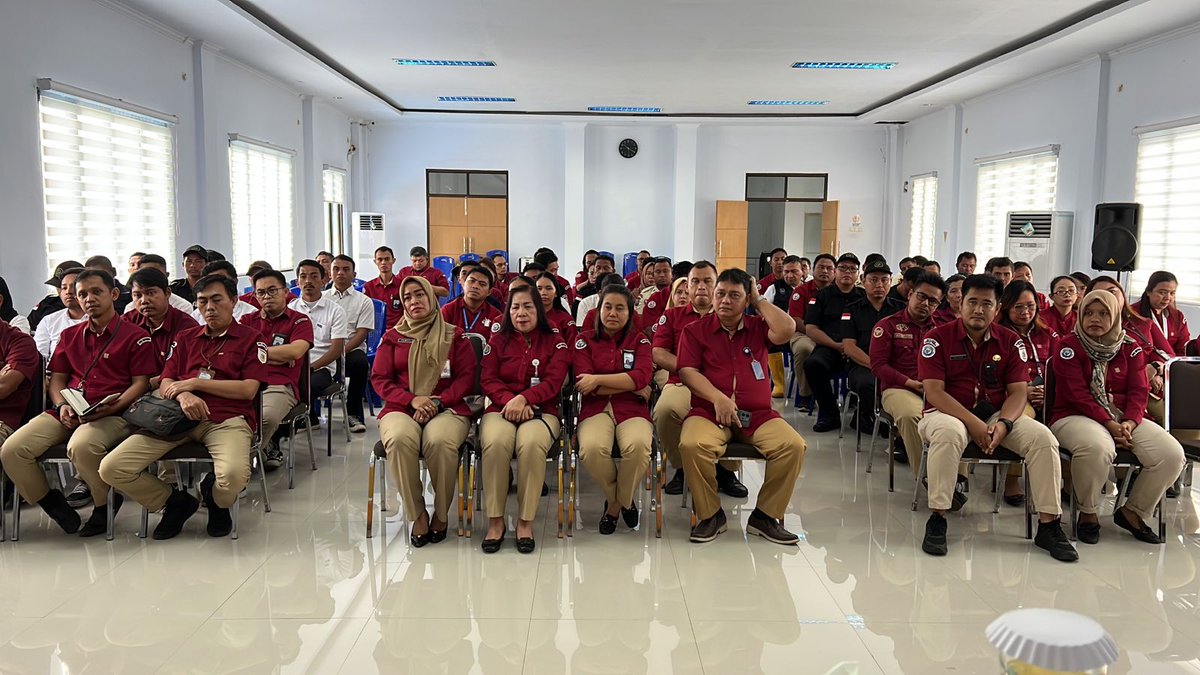 Pada acara yg dihadiri Kepala PPS Bitung <a href="/adycandr/">Ady Candra</a> dan seluruh pegawai PPS Bitung, Ia juga meminta agar seluruh pegawai dapat terus bersinergi sehingga bisa menghasilkan capaian yang optimal untuk mewujudkan visi dan misi bersama

#KKPThrive #DJPTBersinergi #EkonomiBiru