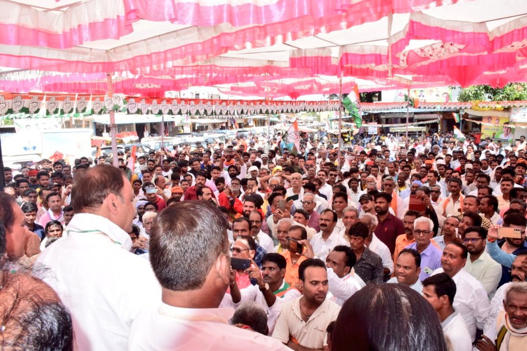INCMP's tweet photo. पूर्व केंद्रीय मंत्री अरूण यादव जी ने जन आक्रोश यात्रा के अंतर्गत पन्ना जिले की पवई विधानसभा में जनसभा को संबोधित किया।

@MPArunYadav https://t.co/meFfDAasxW