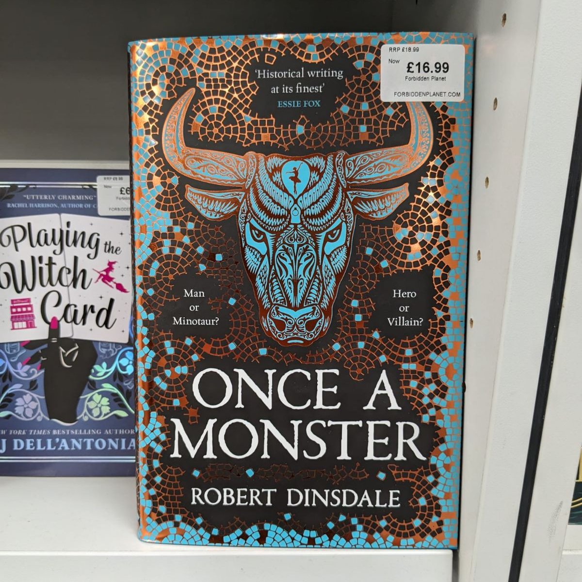 🍂Autumn is here so it's time to get cozy with some new reads!🍂

So why not check out Once A Monster by the critically acclaimed author of The Toymakers - Robert Dinsdale! 

This beautiful hardcover is available online and in-store!
forbiddenplanet.com/392876-once-a-…