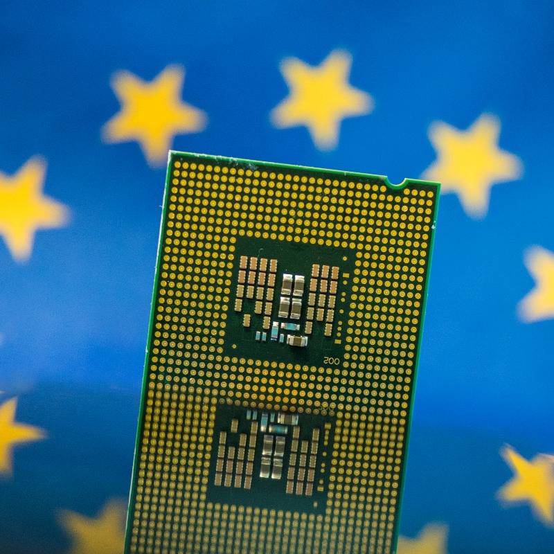 EU_Commission's tweet photo. There is no digital without chips.

Today, the European Chips Act enters into force.

The Chips Act will support investment and research facilities so Europe can become an innovation powerhouse with a strong stake in the global market ↓

 #DigitalEU