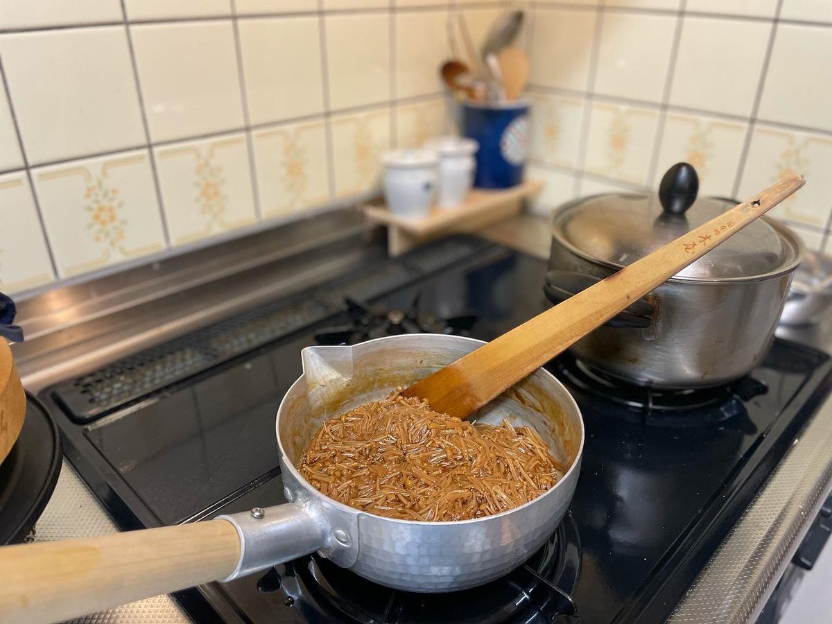 jjunka_y's tweet photo. 今日の作った保存食

梅味噌
野菜乃味噌漬け
なめたけ

#保存食
#台所仕事 https://t.co/aKrlTM9dGQ
