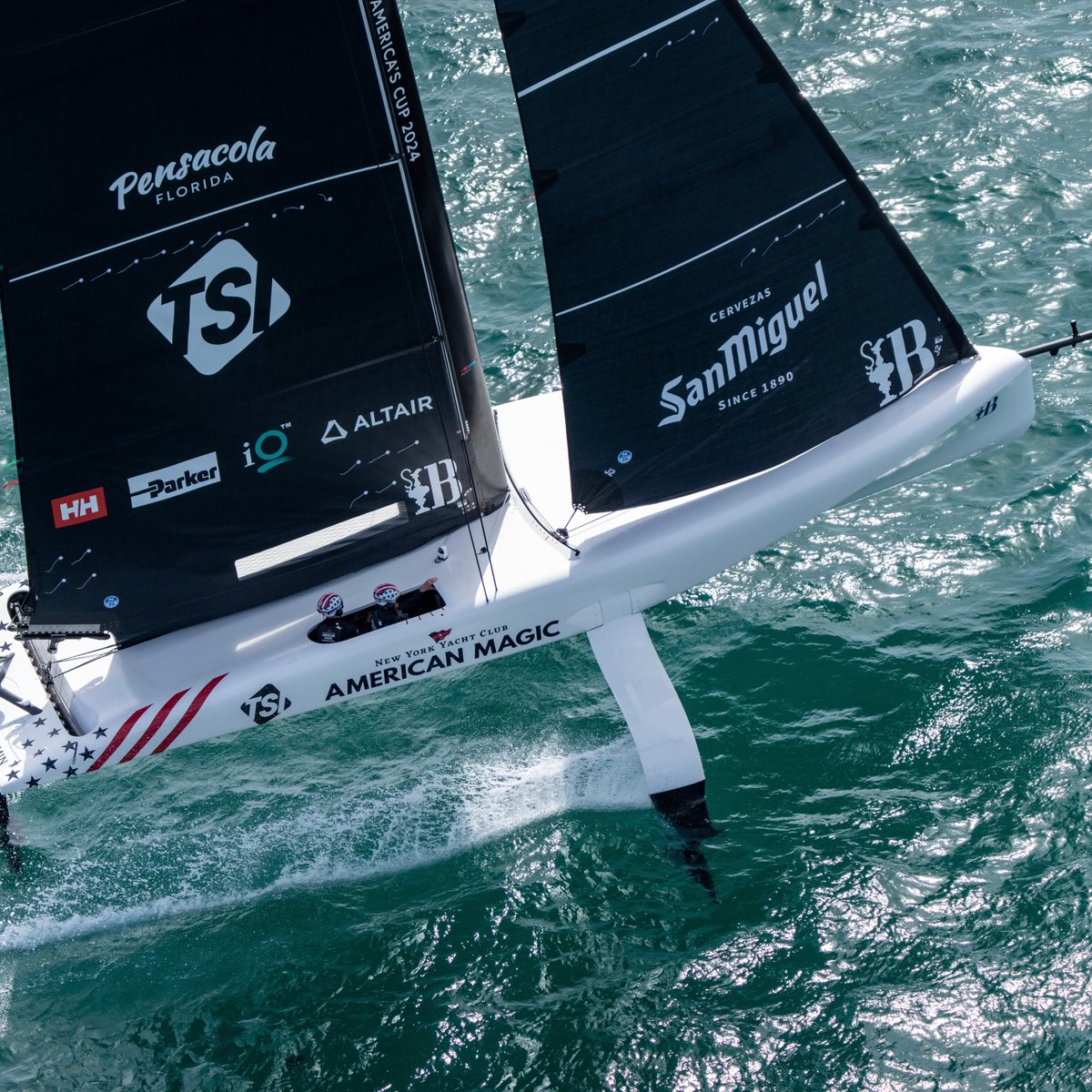 AmerMagicTeam's tweet photo. Flying through the waves and gaining momentum every day!🦅🌊

#AmericanMagic #AmericasCup #AC37 #Sailing #Foiling #SailFast https://t.co/BanmBZ3P3a