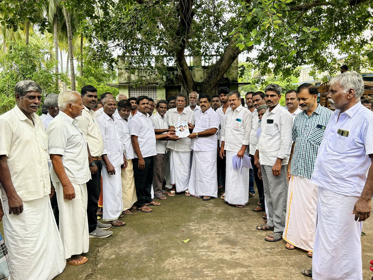 DVelazhaganofl's tweet photo. வேலூர் புறநகர் மாவட்டம் அணைக்கட்டு மேற்கு ஒன்றியத்திற்கு உட்பட்ட பிராமணமங்கலம், ஒதியத்தூர், திப்பசமுத்திரம், கீழ்கிருஷ்ணாபுரம், கருங்காலி, முகமதுபுரம், தேவிசெட்டிகுப்பம், கரடிகுடி, ஓங்கப்பாடி ஆகிய ஊராட்சியில் இன்று பூத் கமிட்டி ஆலோசனைக் கூட்டம் நடைபெற்றது. https://t.co/k6mzySlU42
