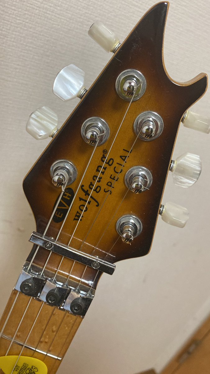 beginningguiter's tweet photo. 世間様にどう思われているかは分かりませんが、個人的には…

#カッコいいギターヘッド選手権 https://t.co/W5HctpclA0