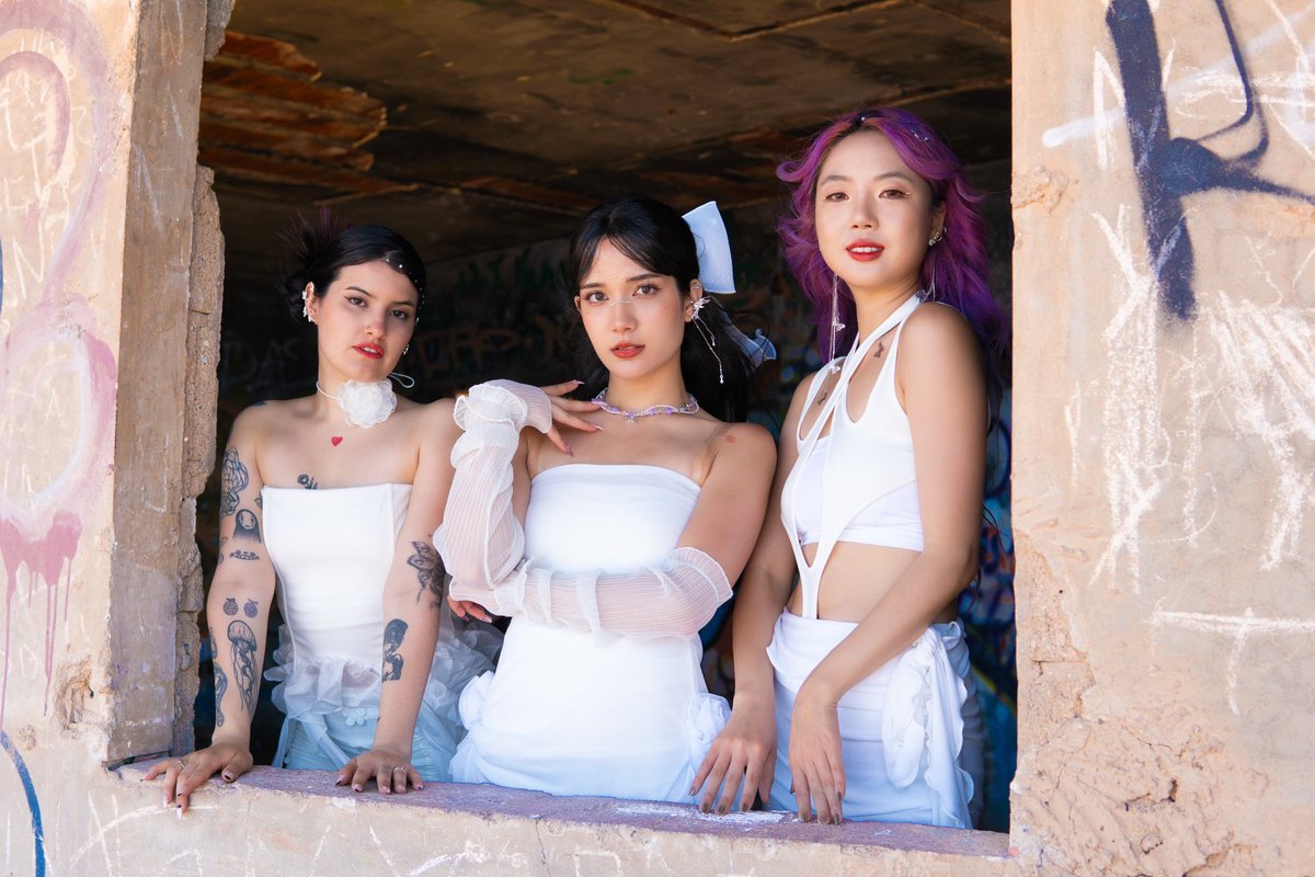 Attiofficial_'s tweet photo. ATTI 1ST EP 'PEACHES’

GROUP CONCEPT PICTURES #1

2023.10.06 FRI 12AM WOLRDWIDE RELEASE
2023.10.06 FRI 6PM (BST) | 1PM (EST) MUSIC VIDEO RELEASE

#ATTI #아띠 #Peaches #EP #Newmusic #atti_chunseo #chunseo #준서 #atti_coco #coco #코코 #atti_nicole #Nicole #니콜 https://t.co/lCMha6hrp3