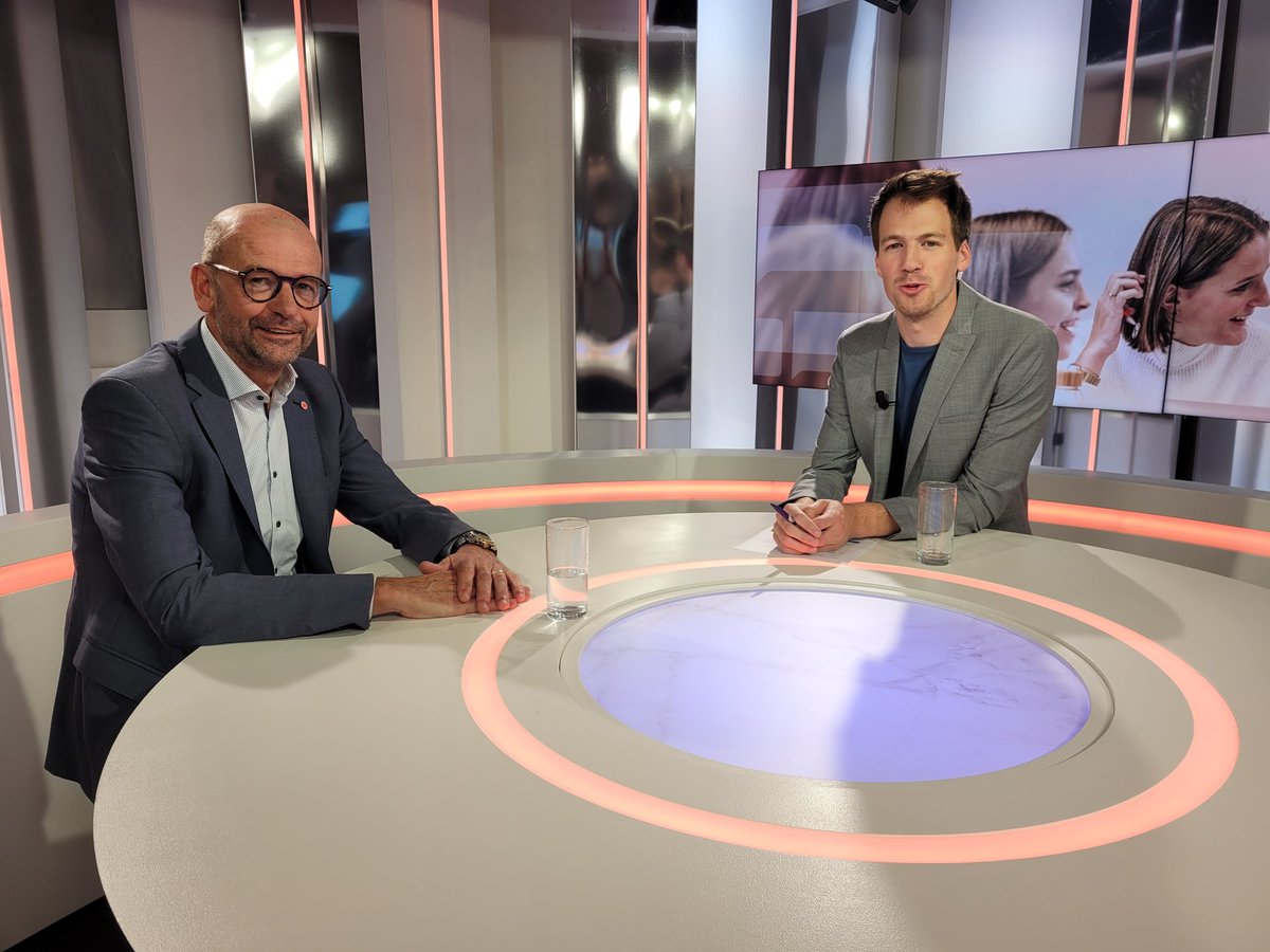 Vanavond in ´Uitgelicht' op <a href="/rob_televisie/">ROBtv</a> een gesprek over <a href="/hogeschoolUCLL/">Hogeschool UCLL</a> (en <a href="/VLHORA_nieuws/">Vlaamse Hogescholenraad</a>)