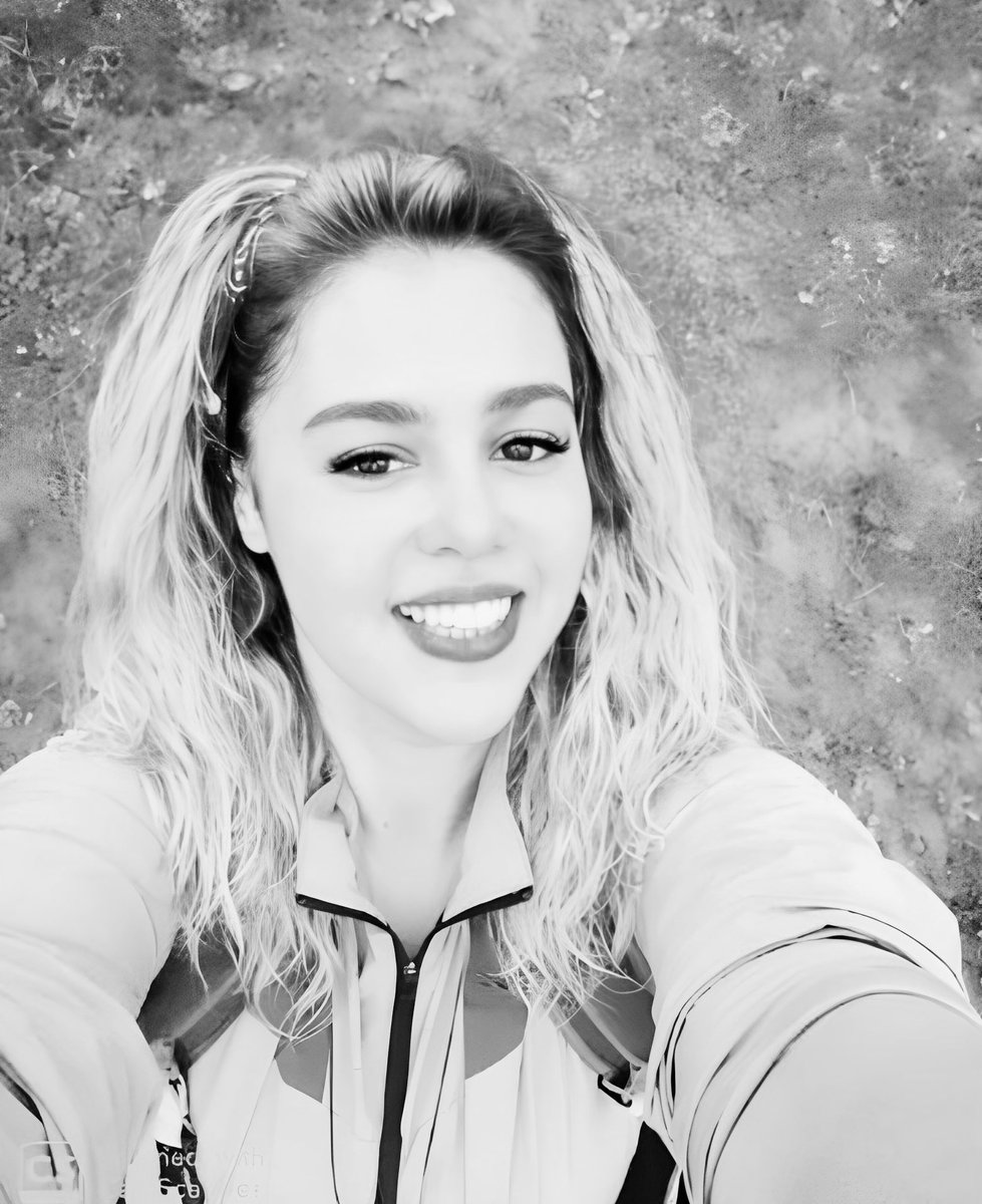 pouriazeraati's tweet photo. «نترسید نترسید ما همه با هم هستیم»

۱۳ مرداد ۱۳۶۸ - ۳۰ شهریور ۱۴۰۱

#غزاله_چلابی 🖤

#مهسا_امینی https://t.co/OmK7rn3QET
