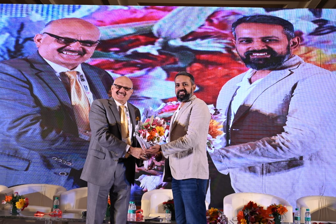 Highflow_'s tweet image. 𝐇𝐢𝐠𝐡𝐟𝐥𝐨𝐰 Team at the 𝐄𝐕 𝐄𝐱𝐩𝐨 in Greater Noida  A glimpse into the future of electric mobility! #EVExpo #Highflow #GreenTechRevolution #energy #power #solutions #batteries #inverter #solar #automotive #tubular #e-rickshaw #motorcycle #leadacid #lithiumion #india