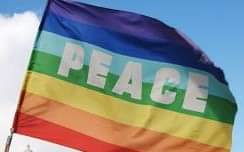 OGGI IN TUTTO IL MONDO SI DOVREBBE CELABRARE LA GIORNATA INTERNAZIOALE DELLA PACE.
Istituita dall'Onu nel 1981.
Non mancheranno di convenienza. Sta di fatto che mai come ora ciò avviene in un momento in cui in tutto il mondo prevale la cultura della Guerra