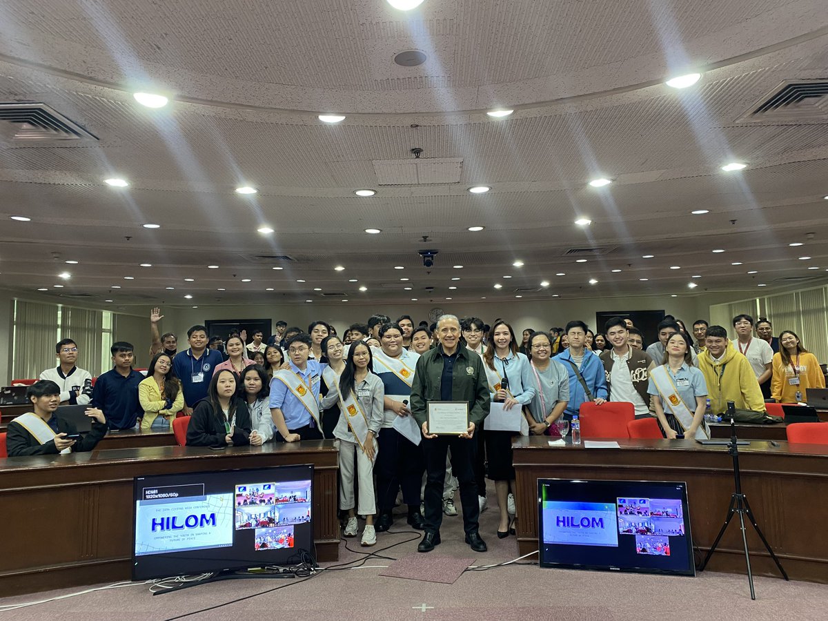 The invaluable experience of engaging with university students around the Sustainable Development Goals .  🇺🇳  🇵🇭 
My thanks to the University of Asia & the Pacific for organizing such rewarding exchange! 
#SDGSummit2023 #SDG #2030Agenda