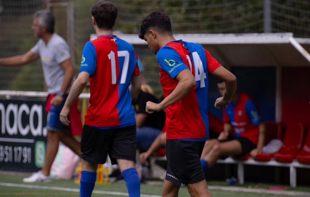 BalmasedaFC's tweet photo. Promesas 3/2 Ugao 🔵🔴

Gran partido de los katxorros que ganan en su último partido de pretemporada.💪🏼⚽ https://t.co/lnPD4neveS