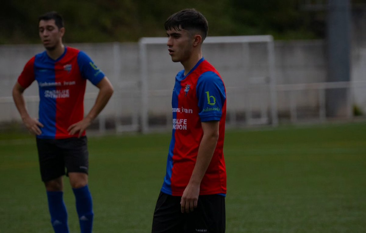 BalmasedaFC's tweet photo. Promesas 3/2 Ugao 🔵🔴

Gran partido de los katxorros que ganan en su último partido de pretemporada.💪🏼⚽ https://t.co/lnPD4neveS
