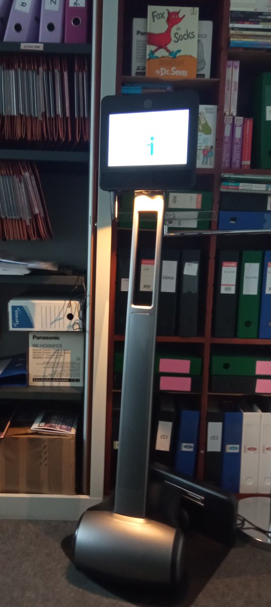 Heureuse d'avoir remis auj à B. un kit de pilotage d'un robot Beam <a href="/awabot/">Awabot | #BeyondRobotics</a>.
B. l'a vite maîtrisé et pourra, depuis Necker puis son domicile, rester en lien avec ses profs et ses copains !
L'occasion aussi pour moi de présenter Beam à mes collègues ERSH de <a href="/Dsden87/">DSDEN de la Haute-Vienne</a> <a href="/aclimoges/">Académie de Limoges</a>