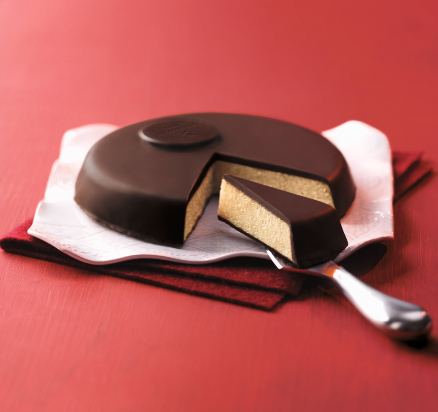 All celebrations should start with our marzipan torte! 🎉

Why not make it personalised and use an icing pen to draw our a personal message or note.  You can even stick a candle in it for some added cheer!

#niederegger #celebrationcake #torte