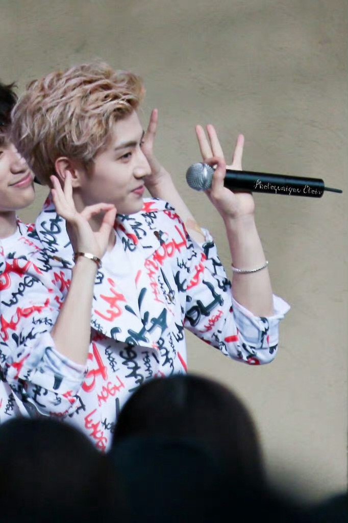 MYtuanzip's tweet photo. 150921
Laugh Laugh Laugh live event in Tokyo
#MarkTuan #MARK thread ↓
(1/5) https://t.co/A5sWQ7LEr1