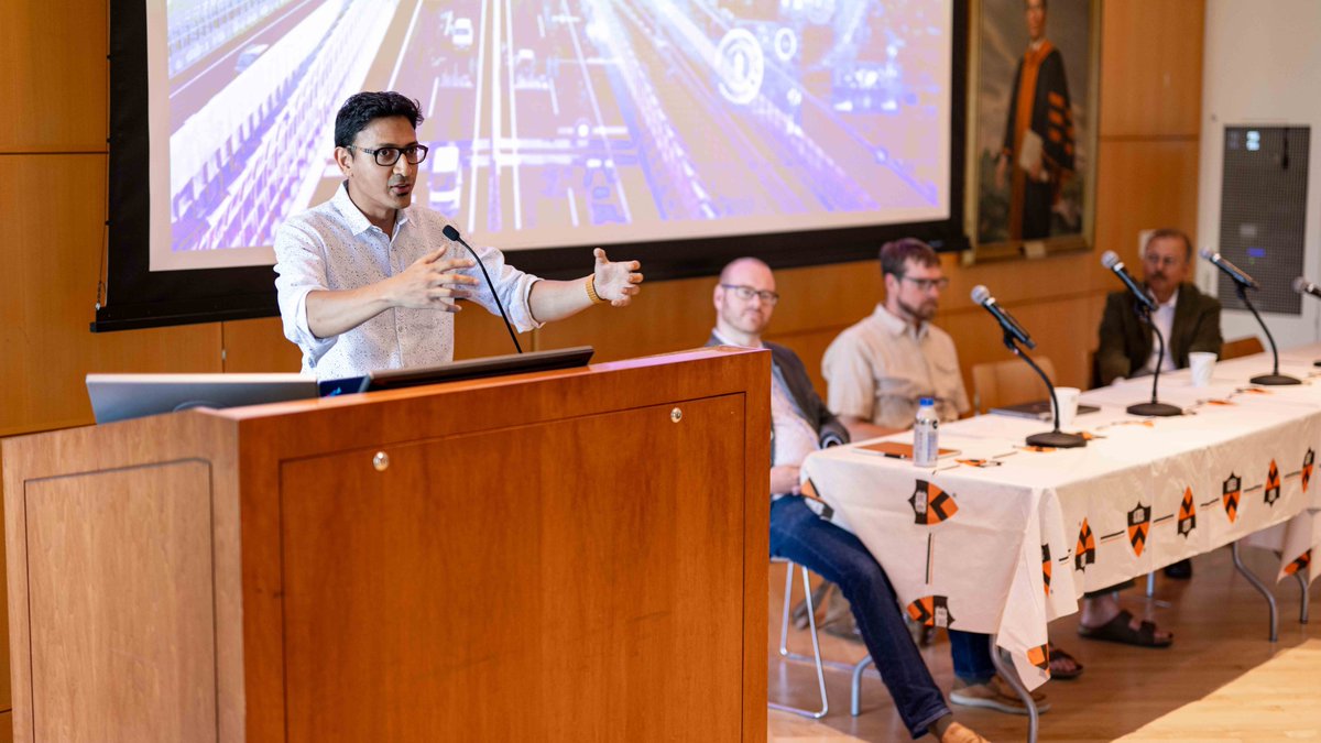 At the fall kickoff event of our Metropolis Initiative, Prof. @AnuRamaswami led a discussion on the future of #SmartCities. Faculty Niraj Jha, Kaushik Sengupta (pictured), Jürgen Hackl and @ForrestCHAOS shared ideas for using tech and data to tackle mobility, heat and pollution.