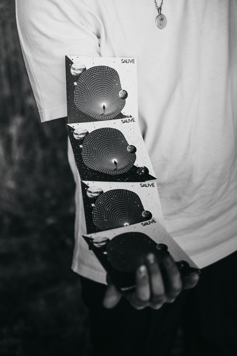 ThaanosLeVrai's tweet photo. « SAUVÉ » dispo partout à 00h00 🤍

Édition physique disponible sur demande, limité à 100 exemplaires, contact moi en DM si tu veux chopper ça et nous donner de la force 💿 https://t.co/5ZUxOTjo86