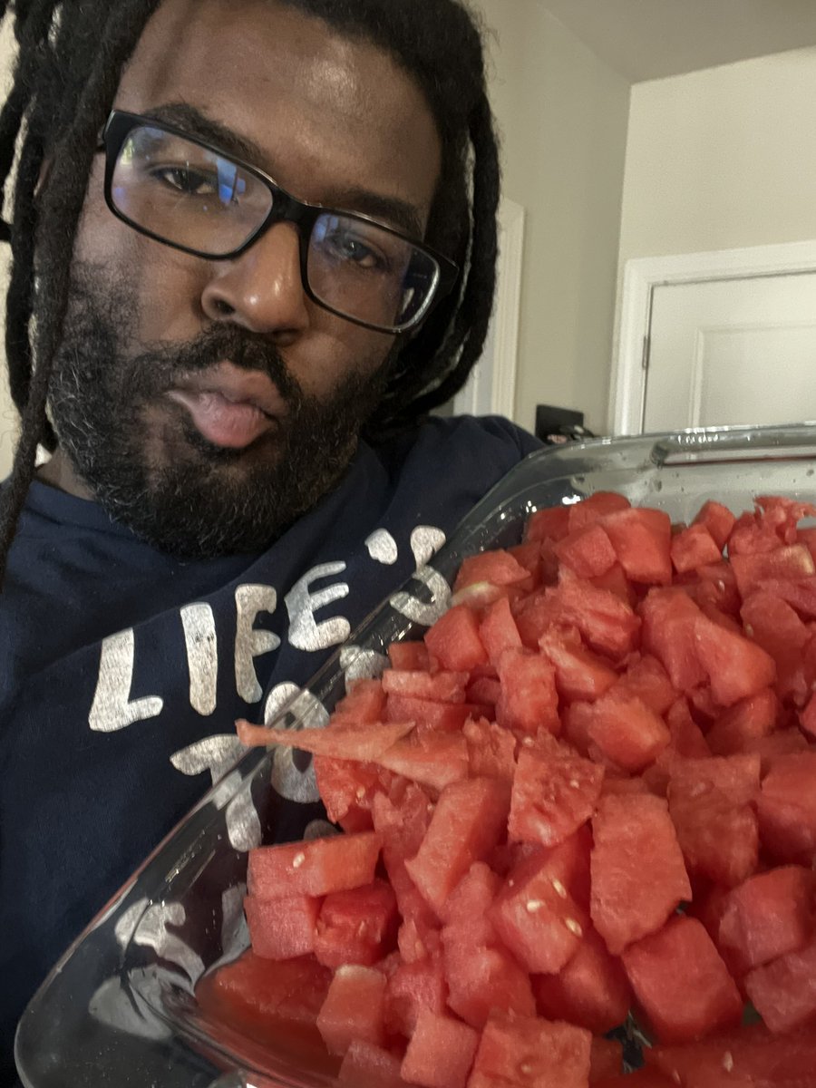 twizzlerific's tweet photo. …Me flirting with my gf who loves fruit… https://t.co/FoirkNB40c