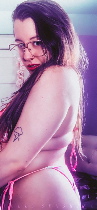 You can't resist the thick. My curves make your head spin.  🍑 femdom mindfuck hypno findom booty https://t