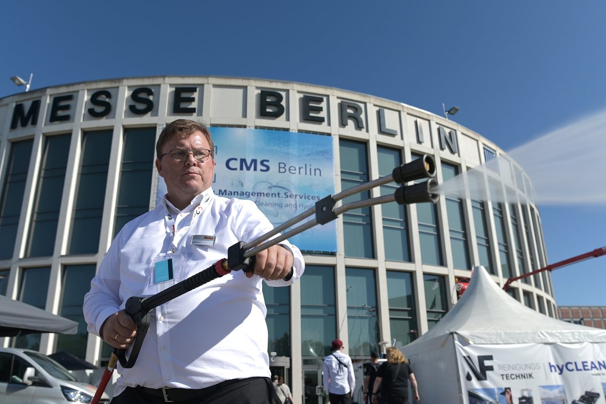 CMS_Berlin's tweet photo. Wie die Zeit vergeht...! 💨 Tag 3 war vollgepackt mit Innovationen, Networking, Vorträgen und Live-Demonstrationen auf der #CMS23!
❓ Was war Ihr Highlight des Tages?
#CMSBerlin #MesseBerlin #ReinigungsBranche https://t.co/j8etKoG7DQ
