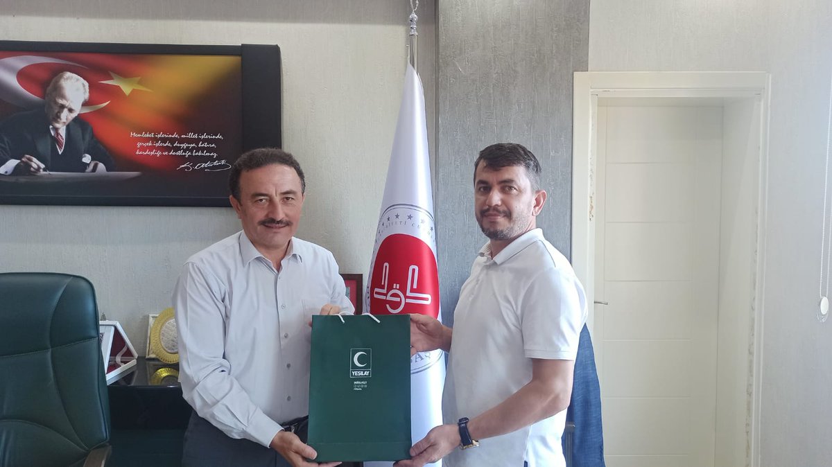 yesilay_sinop's tweet photo. Sinop Yeşilay Şube Başkanımız Ziyattin ÖZCAN , Kadın komisyonu üyelerimiz ve Yedam ekibi ile birlikte İl Müftüsü Mustafa DÜZGÜNEY 'i ziyarette bulunduk. @1920yesilay @ozcan8157 #yeşilay #sinop #bağımlılıklarlamücadele https://t.co/mSZI8BMSPI