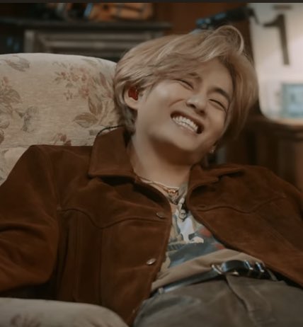taeguide's tweet photo. So proud of you singer Taehyung 🫶🏼 https://t.co/0PmtuHc9W0