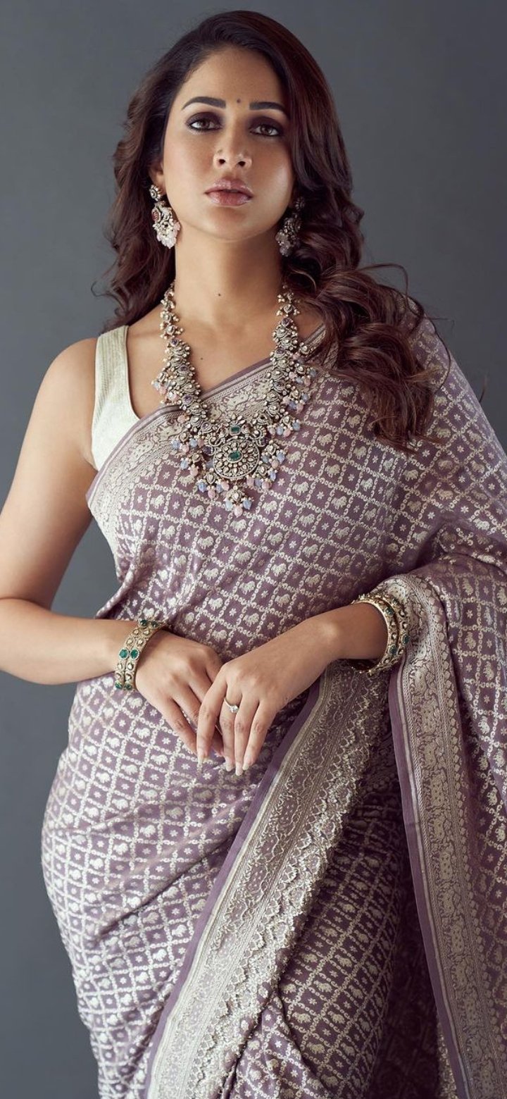 F6j0vzIWgAAwydi?format=jpg&name=large