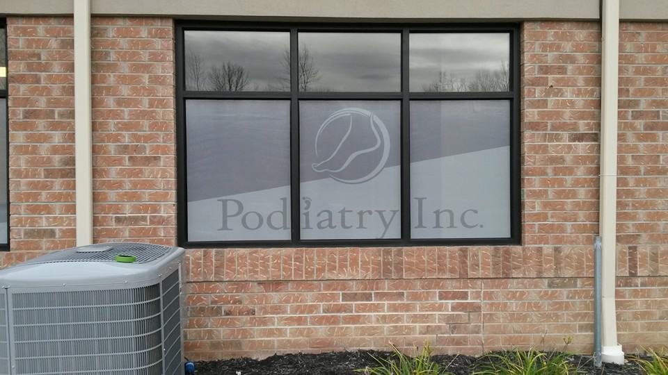 EasySignOhio's tweet photo. Make your business stand out from the crowd with a new storefront sign. We offer free consultations and design services, so you can get the perfect sign for your business. #design #consultation #smallbusiness https://t.co/jI9uAyTNn0