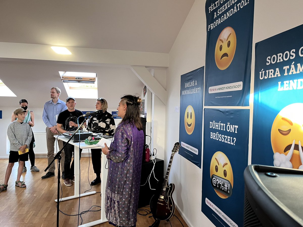 MiCT - Media in Cooperation and Transition tweet media