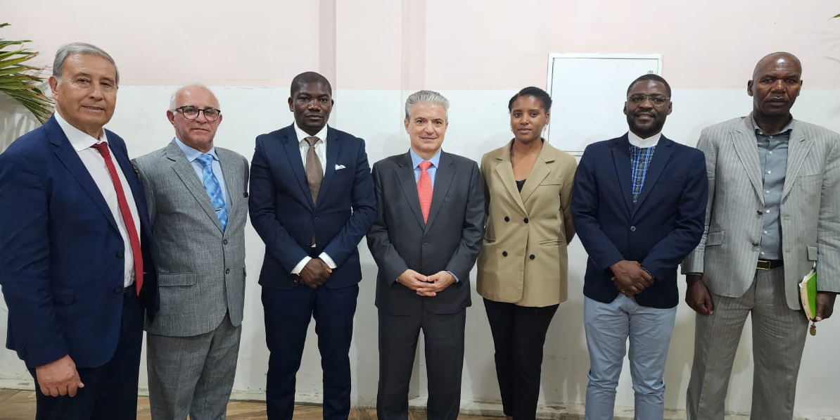 unic_cuanza's tweet photo. Reitor da UNIC visita a Escola Superior Pedagógica do Bié. 🎓🇦🇴🇪🇸 

Mais informações: https://t.co/SjaHZ7zVIu

#UNIC #Reitor #PresidenteFUNIBER #visita #ESPEBié #cooperação #intercâmbioinstitucional https://t.co/CtyP8ESFyP