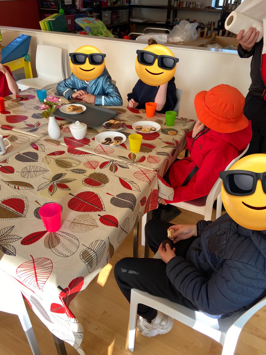 JamieIWBS's tweet photo. This week we had a walk around the local area and done litter picking. The pupils did an amazing job! We then had some juice and a biscuit as a thanks.  @LawfieldPS https://t.co/75wpT3n4Ly