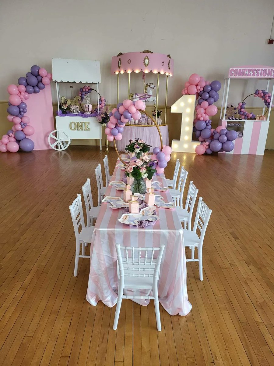 catchmyparty's tweet photo. Feast your eyes on this amazing carousel 1st birthday! The dessert table will blow you away! https://t.co/DPcIkA8ZyT #catchmyparty #partyideas #carousel #carouselparty #girl1stbirthdayparty https://t.co/x55zn0FjYf