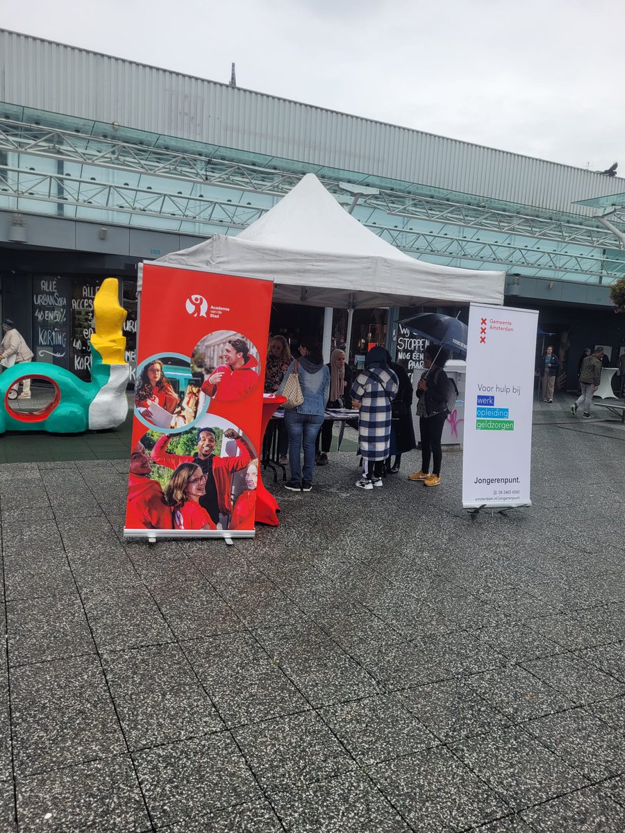 Vandaag waren wij met StudentJobCoach bij de banenmarkt in Amsterdam Noord. Hier stonden wij samen met het Jongerenpunt en <a href="/AmsterdamNL/">Gemeente Amsterdam</a>. Wij zijn er weer helemaal klaar voor om jongeren met een afstand tot de arbeidsmarkt te coachen naar werk, stage en studie!