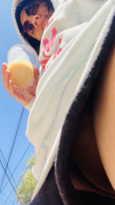 Buenos d&iacute;as! Que su d&iacute;a est&eacute; como la despensa de mi t&iacute;a, rendidora y llena de porquer&iacute;as 🤤 https://t