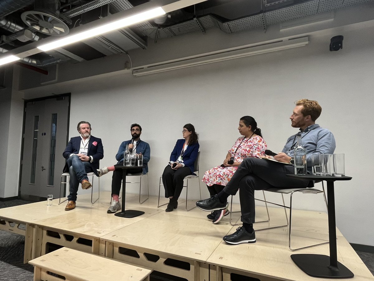McrDig's tweet photo. Our final session of the afternoon is our panel on the impact of AI on transactions.

Led by Ben Nadel (@Woodhurst_) with Roger Zorlu (@blumofin), Yeliz Kılınç (@MicrosoftUK), Martin Keelagher (@AAutomations) and Tamana Bhambwani (@BarclaysUK).

#MDFintechWeek https://t.co/xVtJnLOaOW