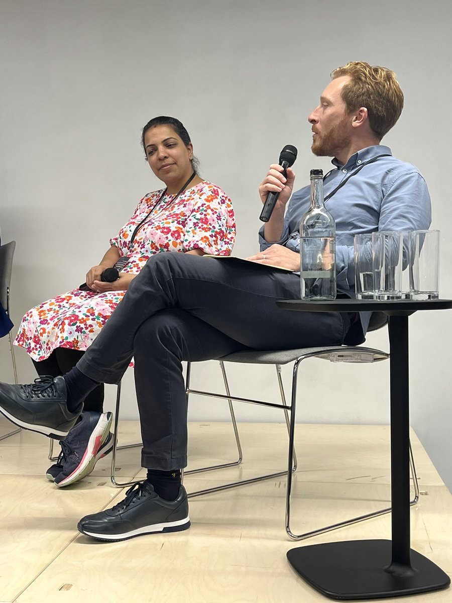 McrDig's tweet photo. Our final session of the afternoon is our panel on the impact of AI on transactions.

Led by Ben Nadel (@Woodhurst_) with Roger Zorlu (@blumofin), Yeliz Kılınç (@MicrosoftUK), Martin Keelagher (@AAutomations) and Tamana Bhambwani (@BarclaysUK).

#MDFintechWeek https://t.co/xVtJnLOaOW