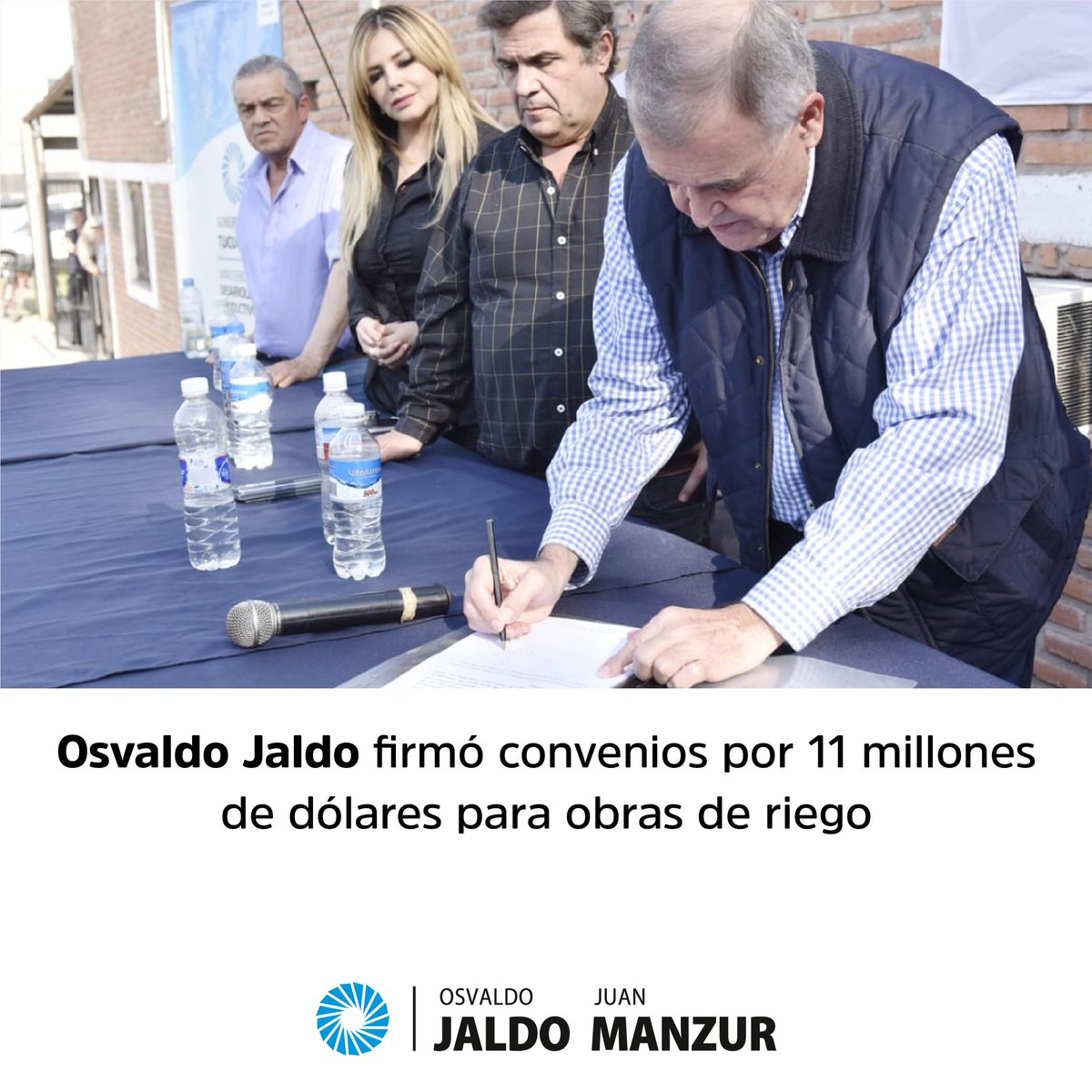 GobiernoTucuman's tweet photo. El vicegobernador a cargo del Poder Ejecutivo, @OsvaldoJaldo, encabezó la rúbrica en compañía del secretario de Planificación del Desarrollo y la Competitividad Federal, Jorge Neme.

Más info➡️ https://t.co/tkztug5Ocp https://t.co/AcqtPnI0or