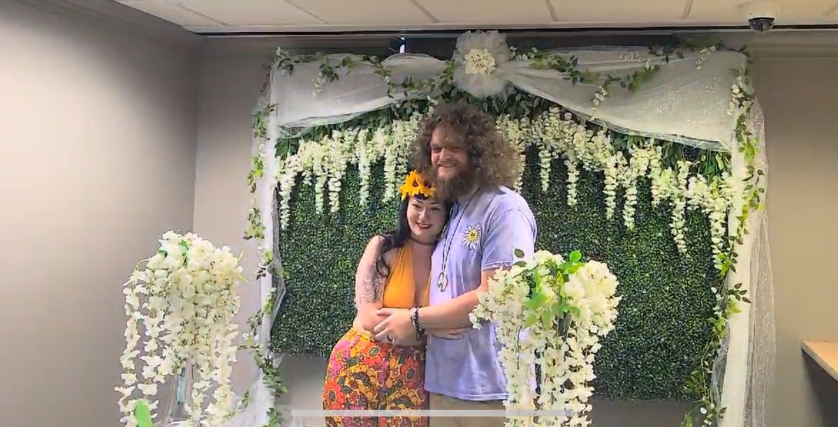 Faelyn__'s tweet photo. I was hoping to wait to not just post screenshots of the video on here but 20 days ago me and Peter finally got married after being together for 7 years!

We dressed as hippies .

If I get photos soon I might post of a few here, but I WILL post them on my instagram @ beefscented https://t.co/pFQlmRlkut