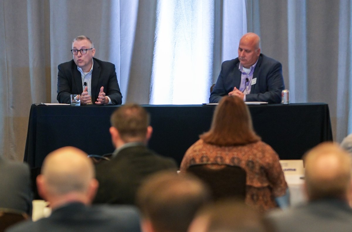 nteanews's tweet photo. @RamTrucks and @DaimlerTruckNA
discuss key issues affecting the work truck industry – such as labor shortage impacts and shifts in vehicle complexity as a result of supply chain shortages – during #nteaels. #supplychain #manufacturing https://t.co/bnW1GOhIQu https://t.co/R2K8EC7jlB